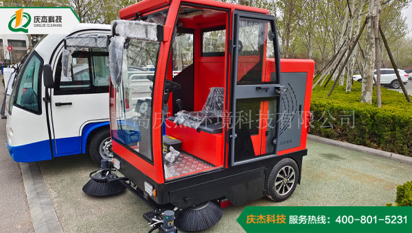 電動掃地車毛刷多長時間更換一次？